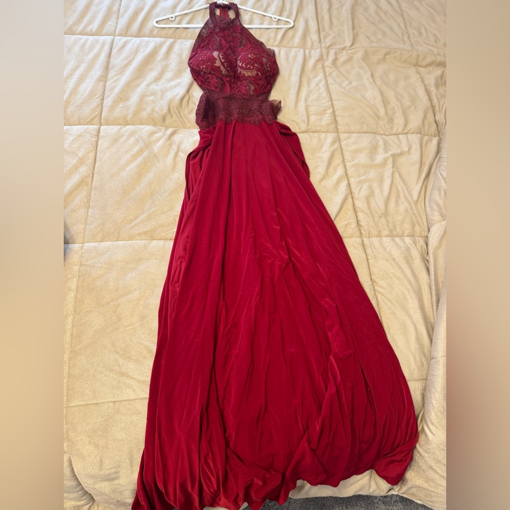 ABYSS BY ABBY RED BACKLESS SPLIT LACE DRESS